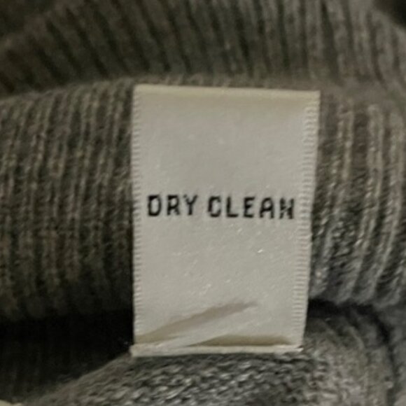 Valerie Stevens Gray Cashmere Turtleneck Sweater NWOT - Picture 8 of 8